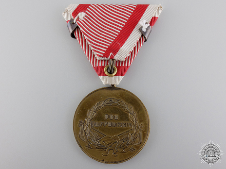 Type VIII, Gold Medal (with ring suspension, second award clasp) Reverse