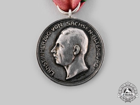 Saxe-Altenburg House Order Medals of Merit, Type IV, Civil Division, in Silver Obverse