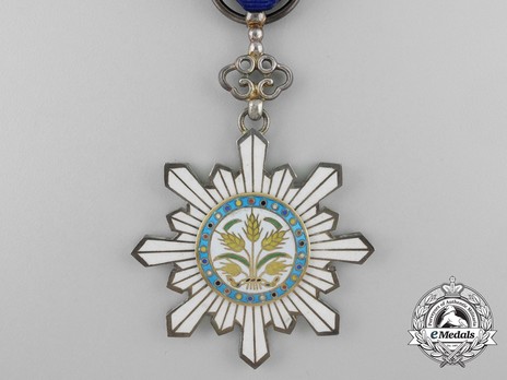 Order of the Golden Grain, VI Class Officer Obverse