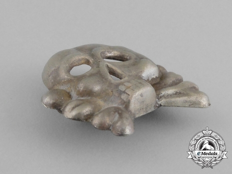 Allgemeine SS Metal Cap Death's Head Type I (cupal) Obverse