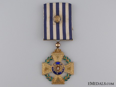 Gold Medal (1971-) Obverse