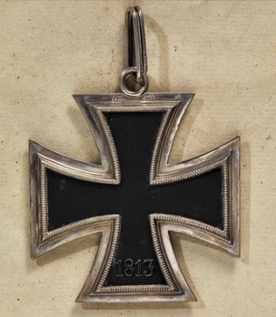 Grand Cross of the Iron Cross (by Juncker, L/12 800) Reverse