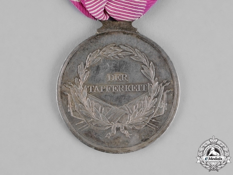 Bravery Medal "DER TAPFERKEIT", Type IV, I Class Silver Medal Reverse