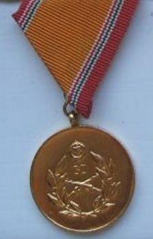 National Defence Long Service Medal, III Class Medal for 30 Years Obverse