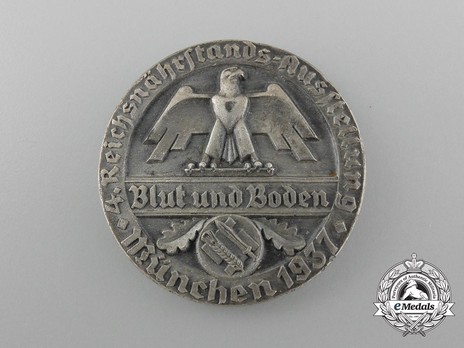 Exhibition Badge Munich, 1937 (markenmilch version) Obverse