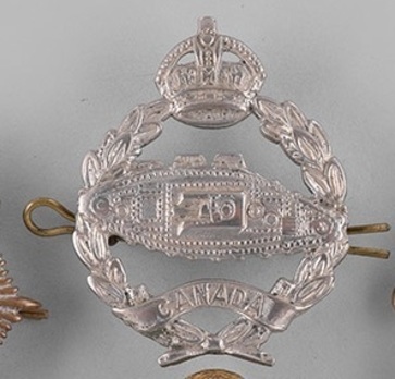 Canadian Armoured Corps Cap Badge Obverse