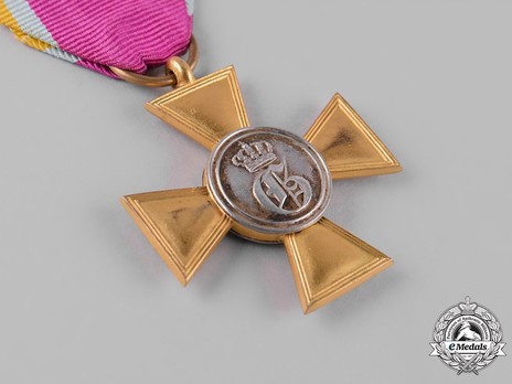 Long Service Cross, Type III, in Bronze for 12 Years Obverse