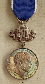 Decoration for Domestic Servants and Labour, Silver Medal (for 50 years) Obverse
