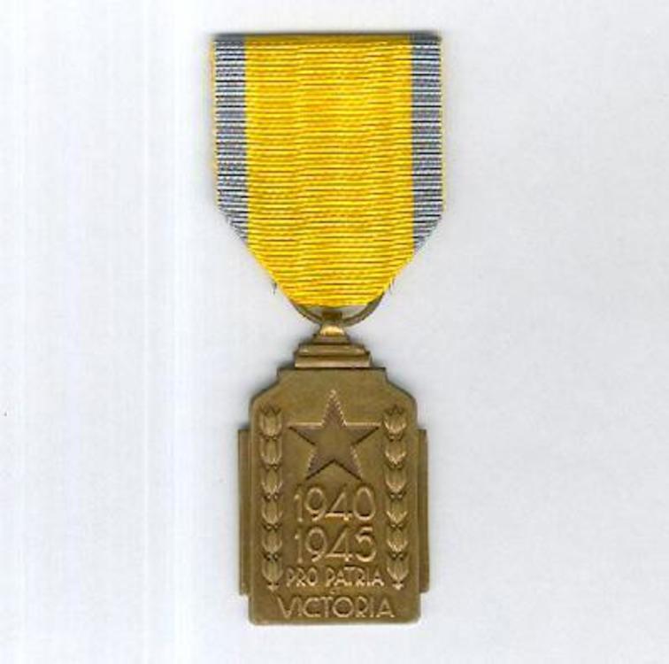 Gilded bronze medal obv14