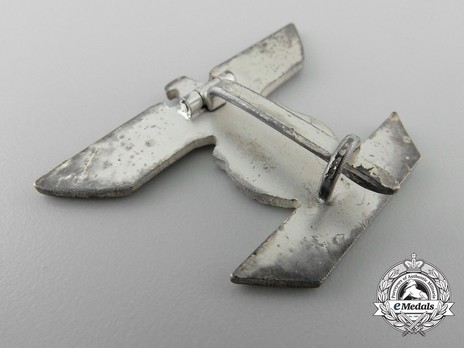 Clasp to the Iron Cross I Class, Type II, by B. H. Mayer (version A) Reverse