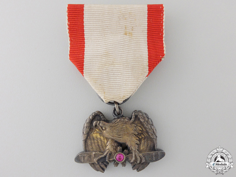 Imperial Japanese Flying Association Merit Medal Obverse