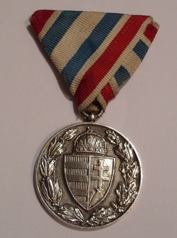 Commemorative Medal for World War I (for non-combat) Reverse