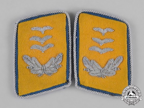 Luftwaffe Flying Troops Hauptmann Collar Tabs (Reserve version) Obverse