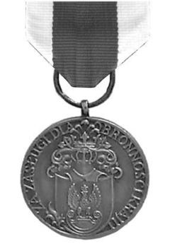 Medal of Merit for National Defence, II Class Obverse