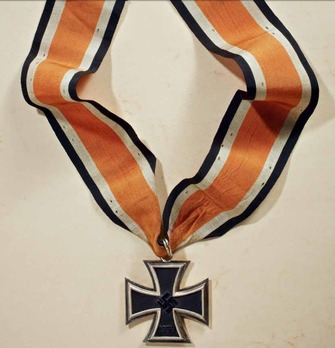 Knight's Cross of the Iron Cross, by C. E. Juncker (L/12 800) Obverse