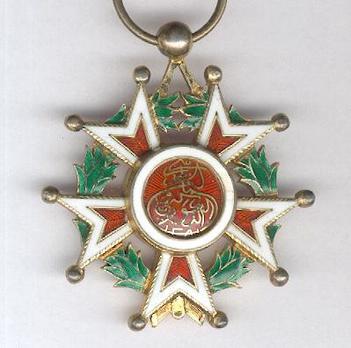 Order of the Brilliant Star of Zanzibar, Type VIII, V Class Knight Obverse