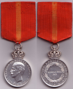 Royal House Medal of Merit, Silver Medal (with crown Haakon VII) Obverse and Reverse