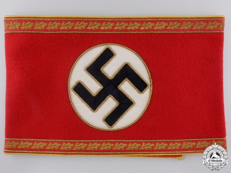 NSDAP Leiter einer Hauptstelle Type II Reich Level Armband Obverse
