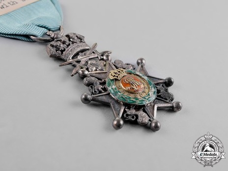 Royal Guelphic Order, IV Class Cross with Swords (EAR version) Reverse
