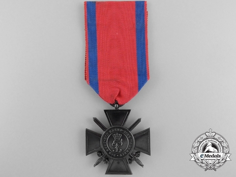 House Order of Duke Peter Friedrich Ludwig, Military Division, III Class Honour Cross Obverse