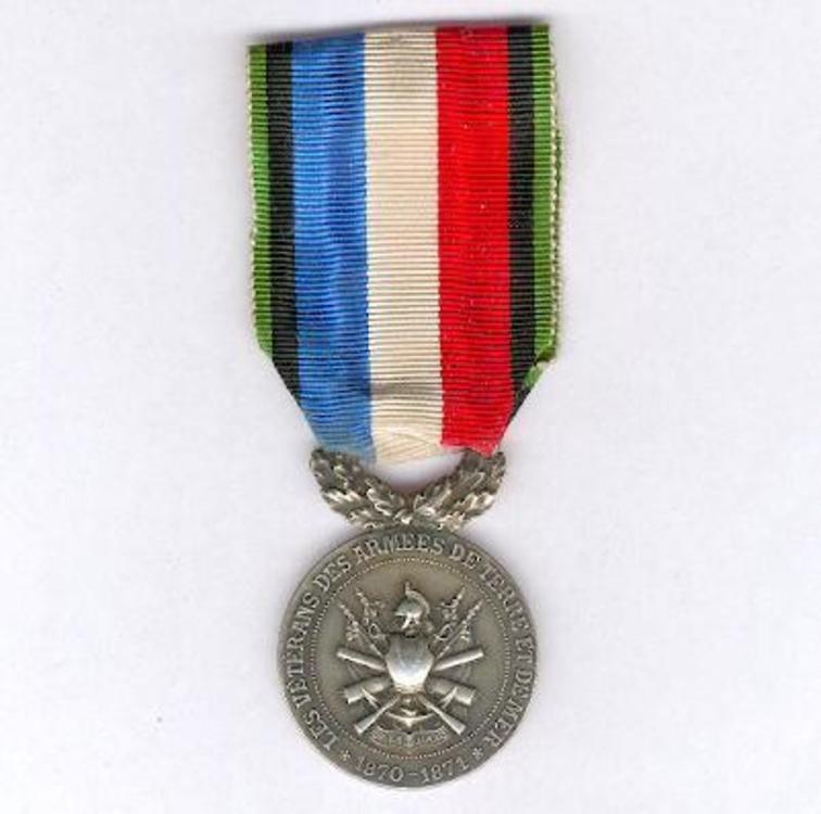 Round medal