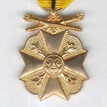 I Class Medal (with "1940-1945" clasp) Obverse