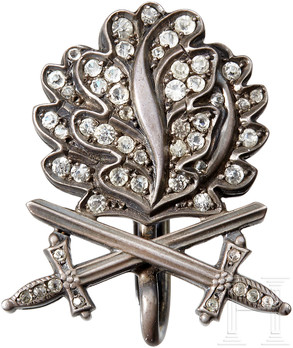 Oak Leaves with Swords and Diamonds to the Knight’s Cross of the Iron Cross (by Godet) Obverse