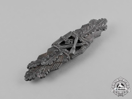 Close Combat Clasp, in Silver, by Deschler Obverse