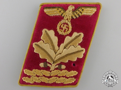 NSDAP Haupt-Befehlsleiter Type IV Reich Level Collar Tabs Obverse