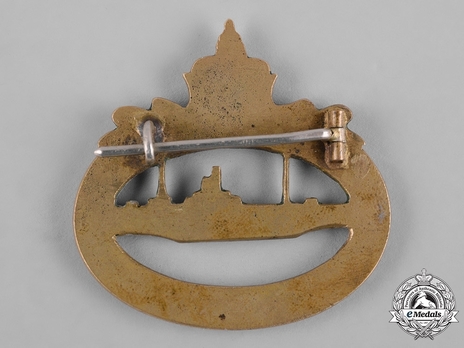 Submarine War Badge, by Unknown Maker (solid) Reverse
