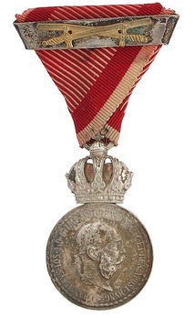Silver Medal (with Franz Joseph, second award clasp, & swords)  Obverse