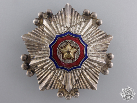 Order of the National Flag, III Class Obverse