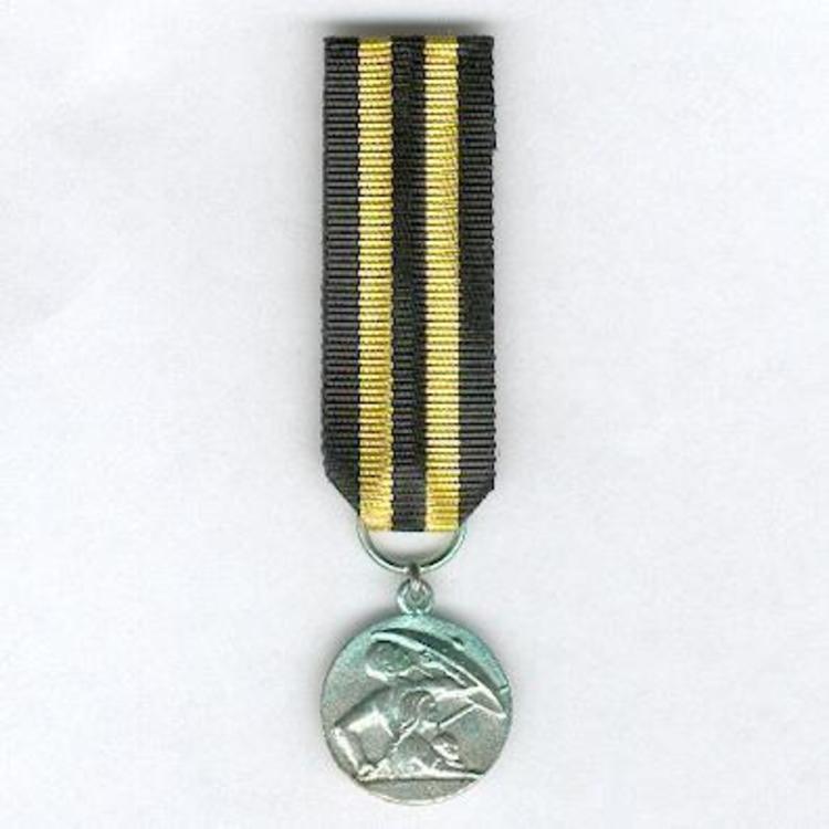 Medal obv s7