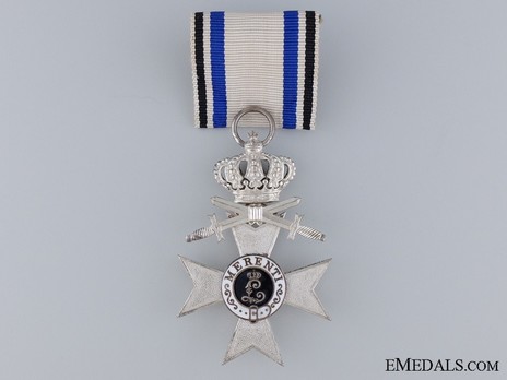 Order of Military Merit, Military Division, II Class Military Merit Cross (with crown) Obverse
