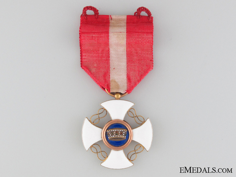 Order of the Crown of Italy, Knight's Cross (in gold) Obverse