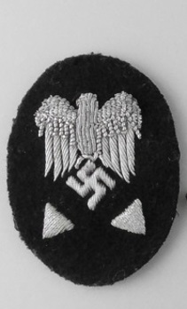 Kriegsmarine Officials' Elevated Career Technical Service Insignia Obverse
