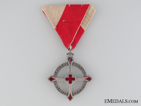 Commemorative Cross of Queen Eleonora, in Silver (1912-1913) Obverse