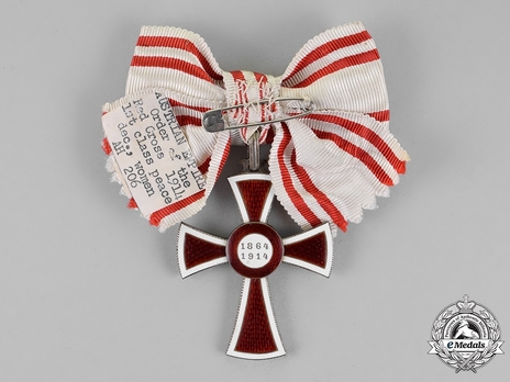 Honour Decoration of the Red Cross, Civil Division, I Class Cross (for Women) Reverse