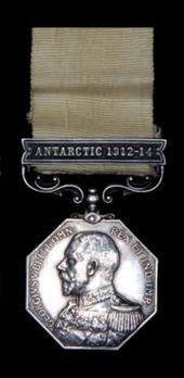 Polar Medal, in Silver (with King George V in Admiral's uniform effigy)