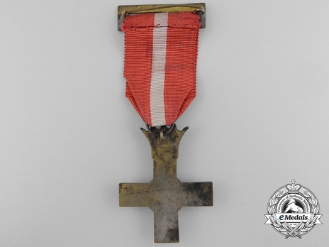 Silver Medal (red distinction with Imperial Crown) Reverse