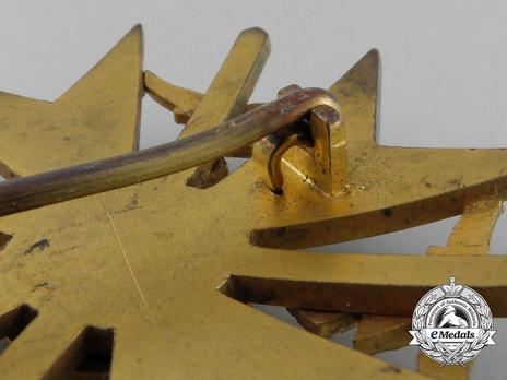 Legion Condor, Spanish Cross in Gold with Swords Detail