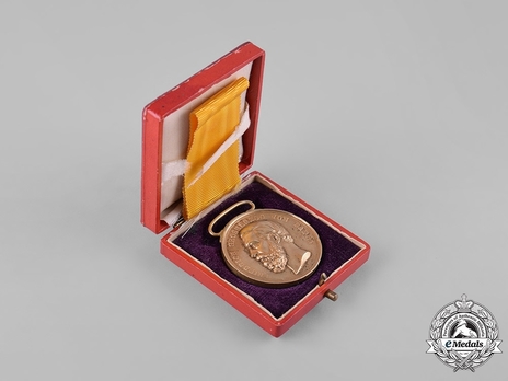 Civil Merit Medal in Gold, Medium, Type VI (1857-1860) Case of Issue