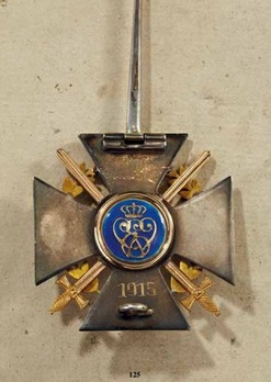 Wilhelm Ernst War Cross (in gold) Reverse