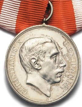 King Christian X's Military Commemoration Medal 1914 in Silver Obverse