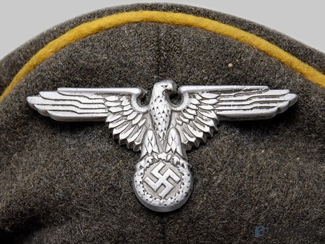 Waffen-SS Cavalry/Reconnaissance NCO/EM's Visor Cap Detail