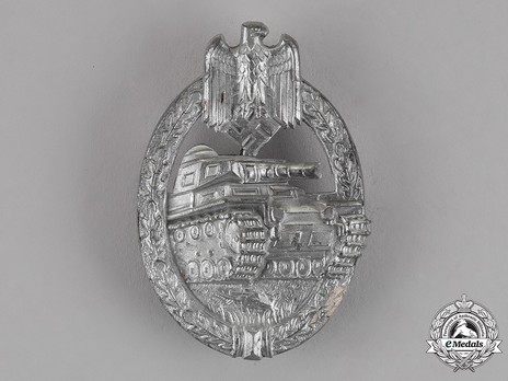 Panzer Assault Badge, in Silver, by H. Aurich Obverse