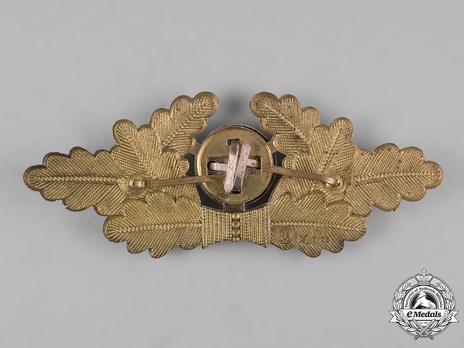 NSDAP Cap Wreath Insignia (metal version) Reverse