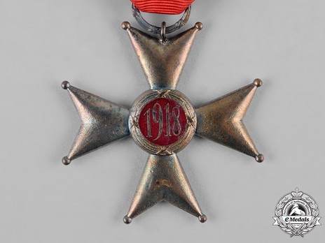 Order of Polonia Restituta, Officer (1921-1939) Reverse