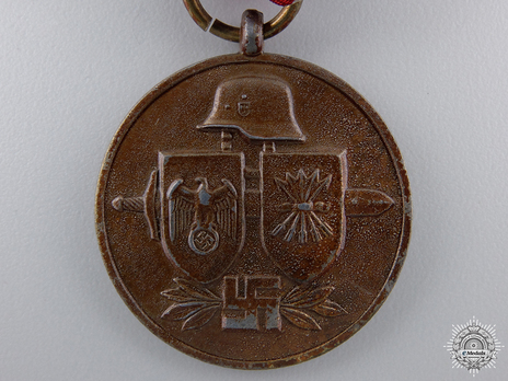 Commemorative Medal of the Spanish "Blue Division" (in bronzed zinc) Obverse