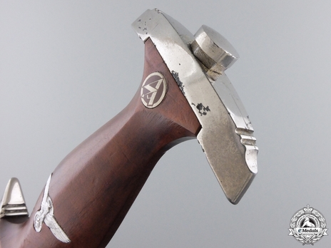 NSKK M36 Chained Service Dagger by E. & F. Hörster Pommel Detail